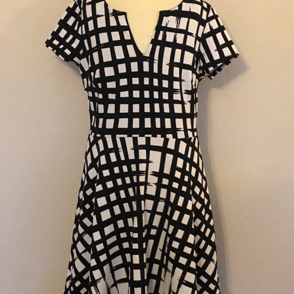Soprano Brand - Black & White Mini Dress (Large)
